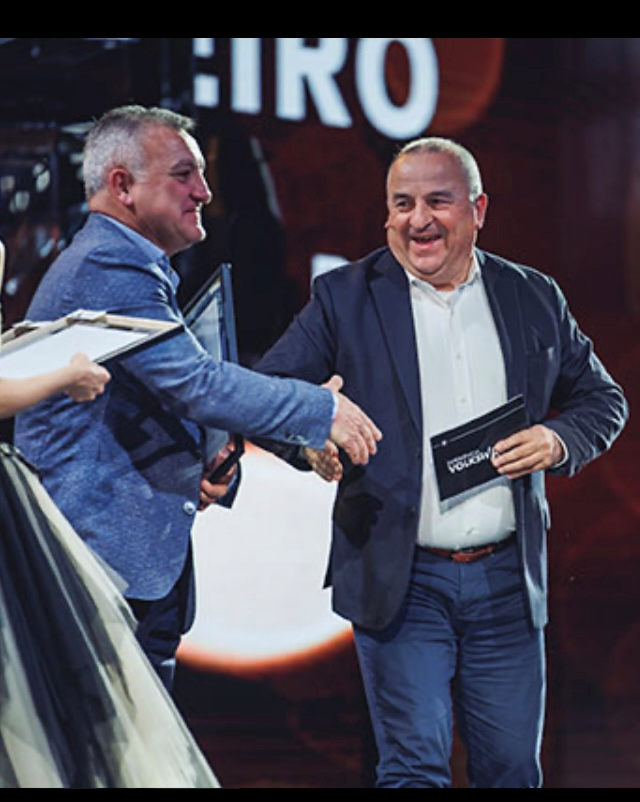 Carlos Mosquera recoge el premio Excellence Awards al mejor concesionario Volkswagen